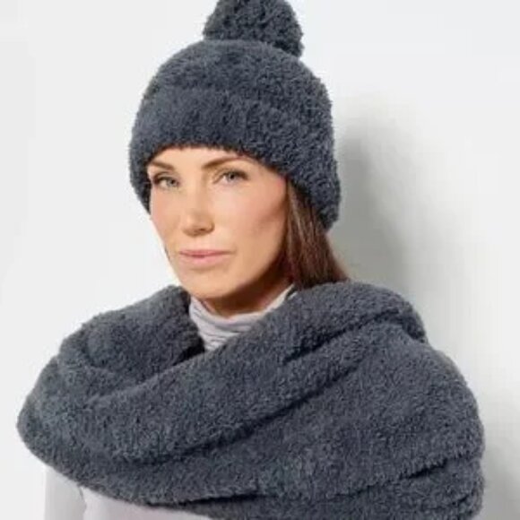 Barefoot Dreams Accessories - NWT: Barefoot Dreams CozyChic Pom-Pom Beanie and Scarf Set